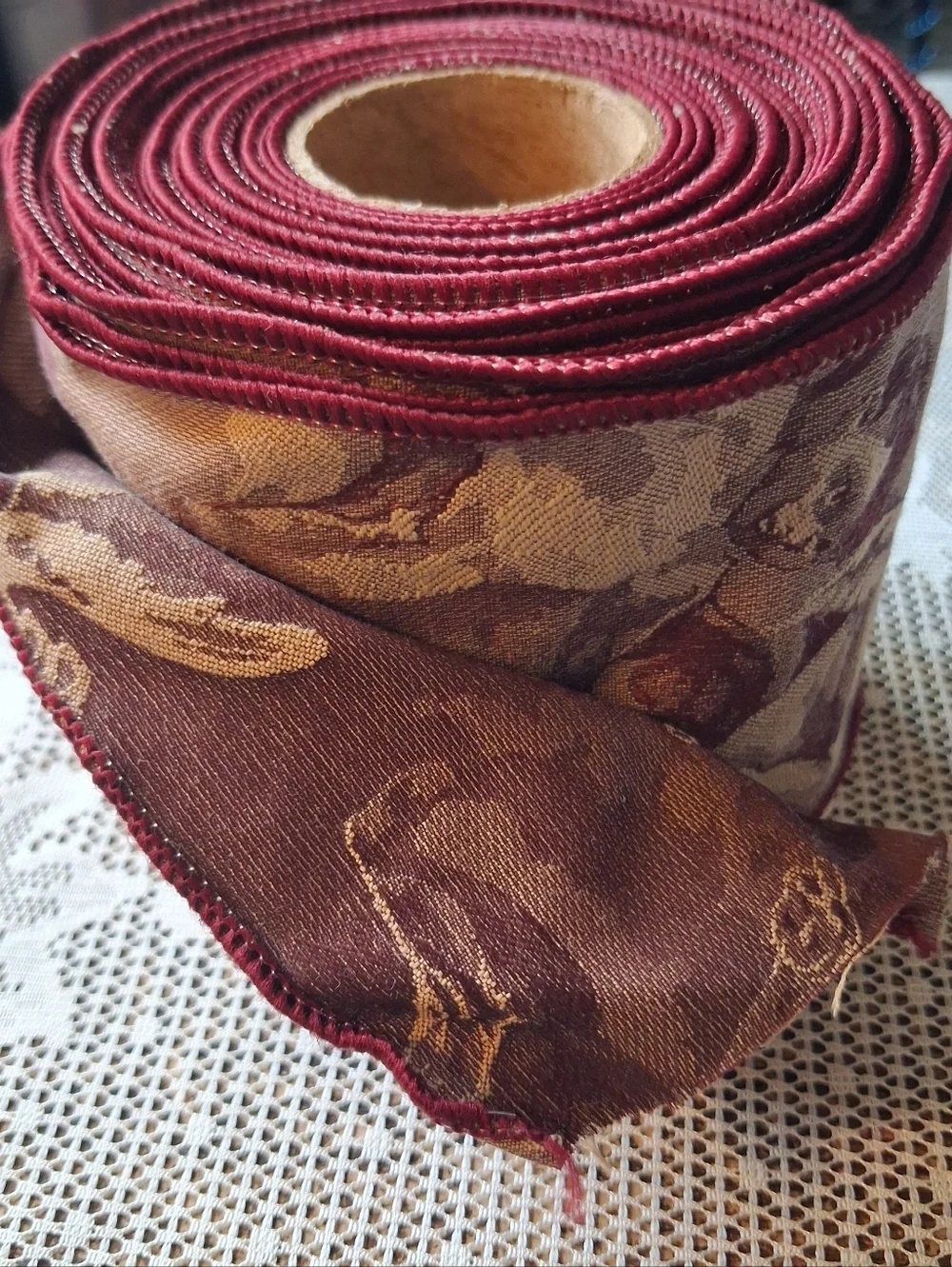 Rare Find! Cherub Ribbon - Picture 3 of 5